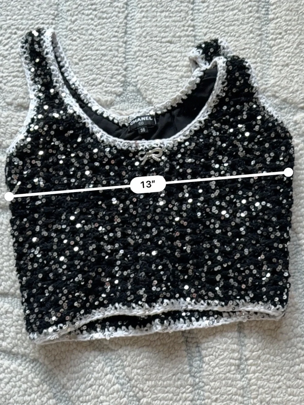 CHANEL sleeveless cropped
